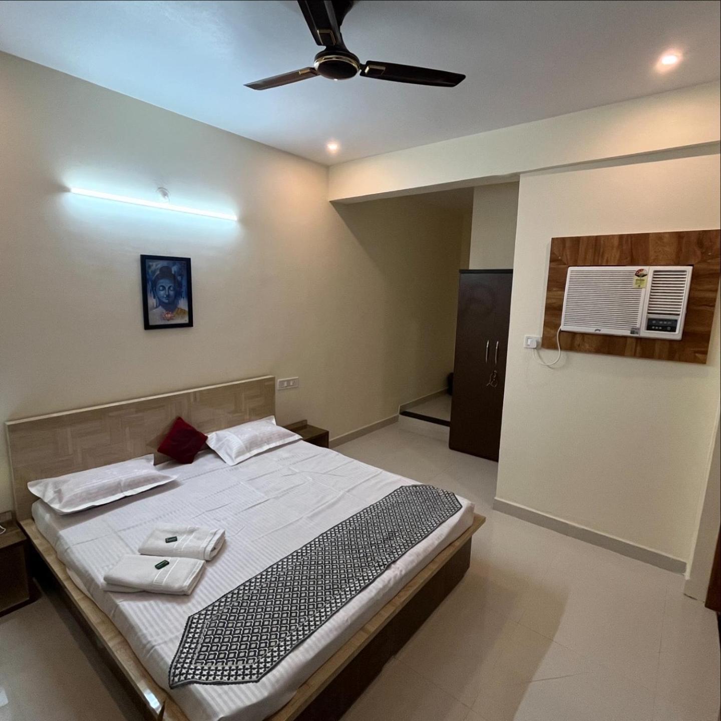 Hotel Shivashray Luxury Stays & Inn Ujjain Ngoại thất bức ảnh