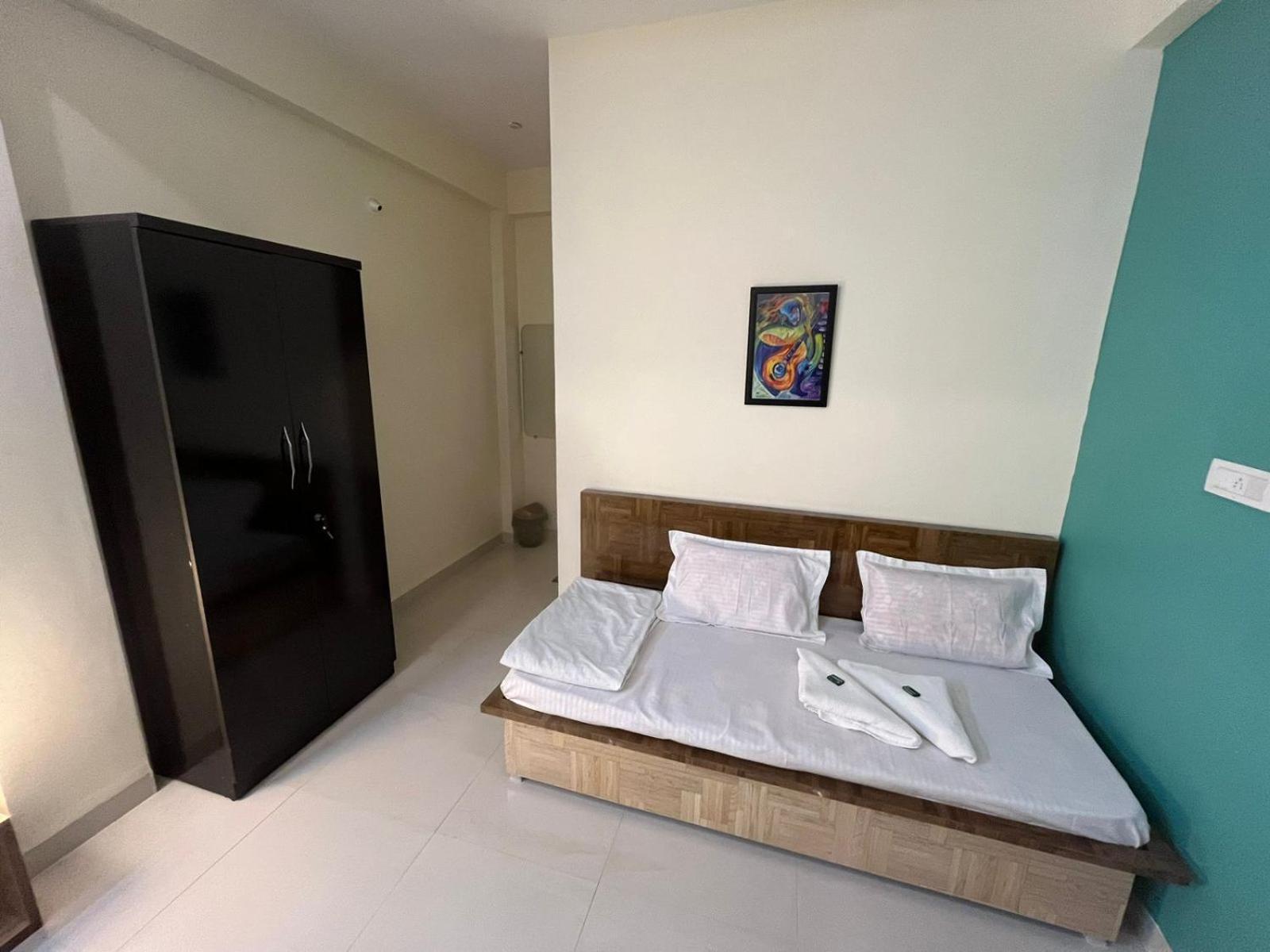 Hotel Shivashray Luxury Stays & Inn Ujjain Phòng bức ảnh