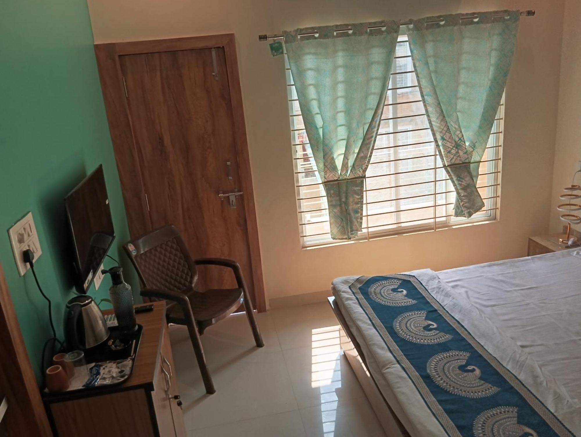 Hotel Shivashray Luxury Stays & Inn Ujjain Ngoại thất bức ảnh