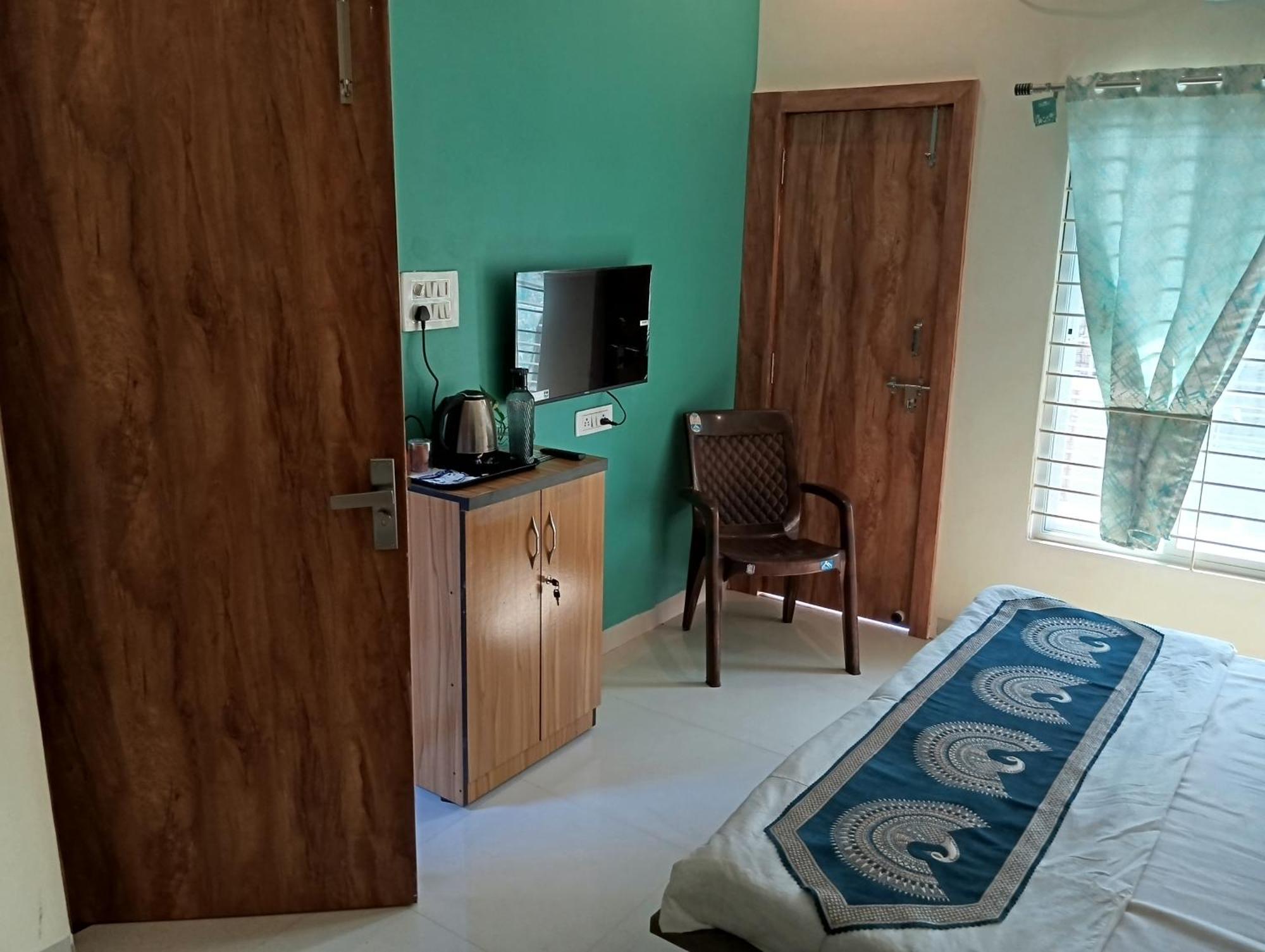 Hotel Shivashray Luxury Stays & Inn Ujjain Phòng bức ảnh