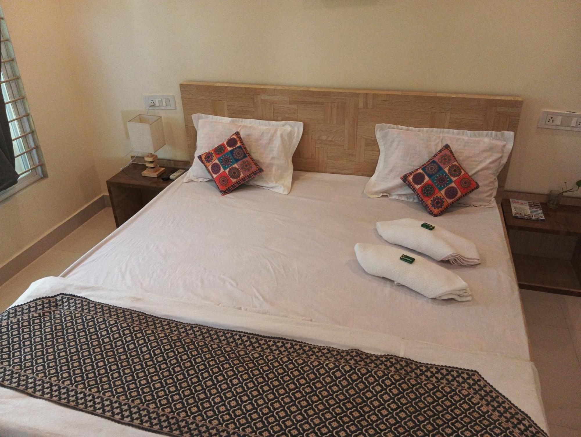 Hotel Shivashray Luxury Stays & Inn Ujjain Phòng bức ảnh