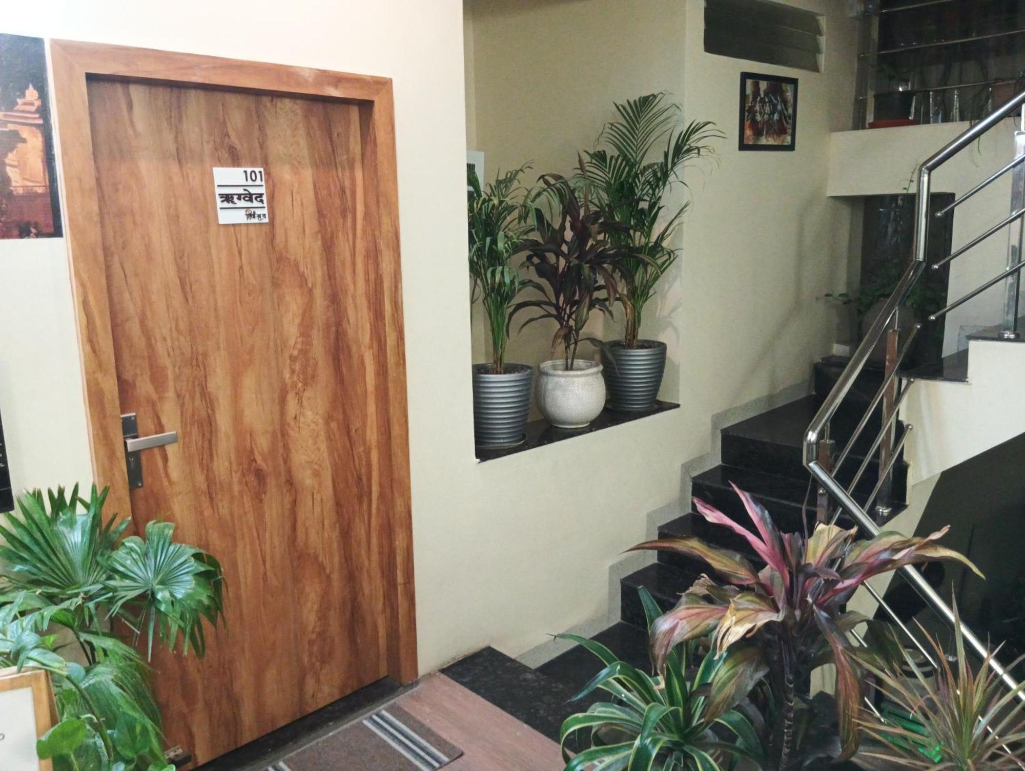 Hotel Shivashray Luxury Stays & Inn Ujjain Ngoại thất bức ảnh